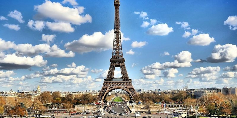 picture of eiffel tower